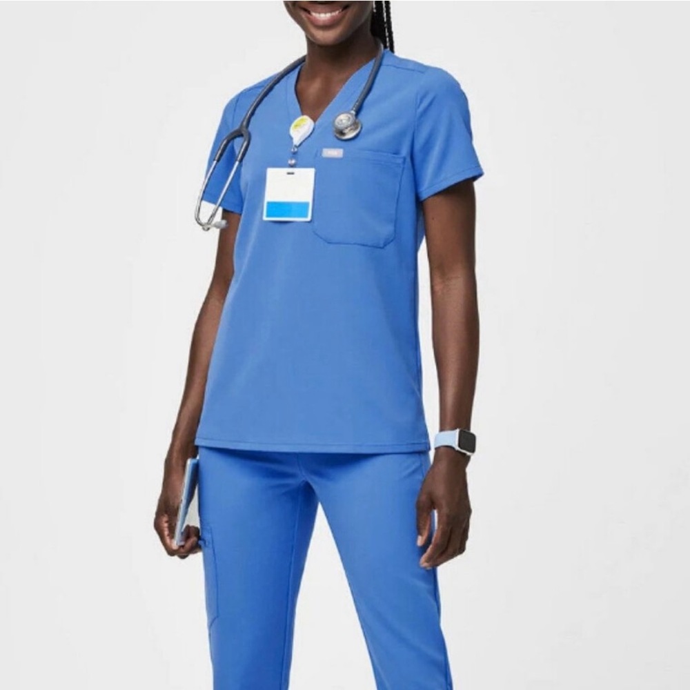 FIGS | Catarina One-Pocket Scrub Top | Capri Blue | S